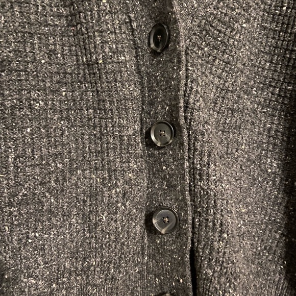 Cropped Knit Buttoned Cardigan - Picture 3 of 3